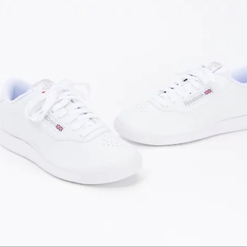 VINTAGE Reebok Sneakers SIZE 7.5